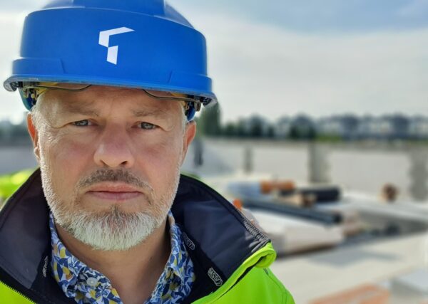 Piotr Szymczyk Dyrektor Zarządzający Tectum Group w Polsce na budowie